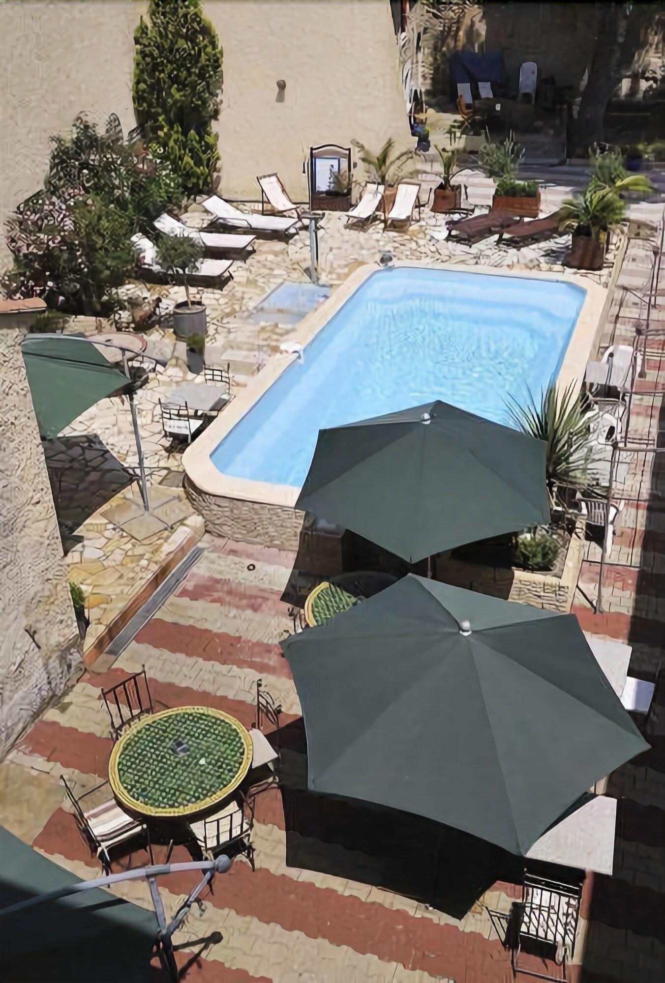 Hotel La Bastide D'Entraigues Buitenkant foto