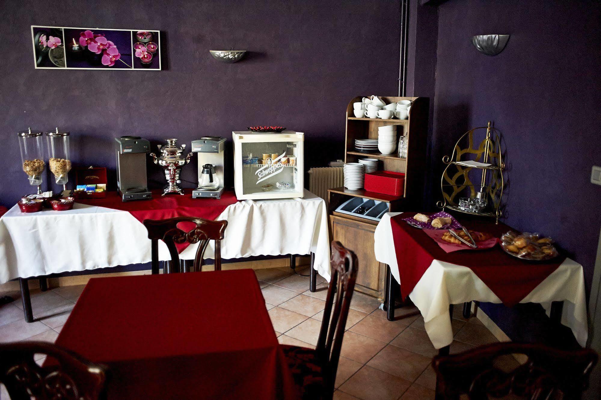 Hotel La Bastide D'Entraigues Buitenkant foto