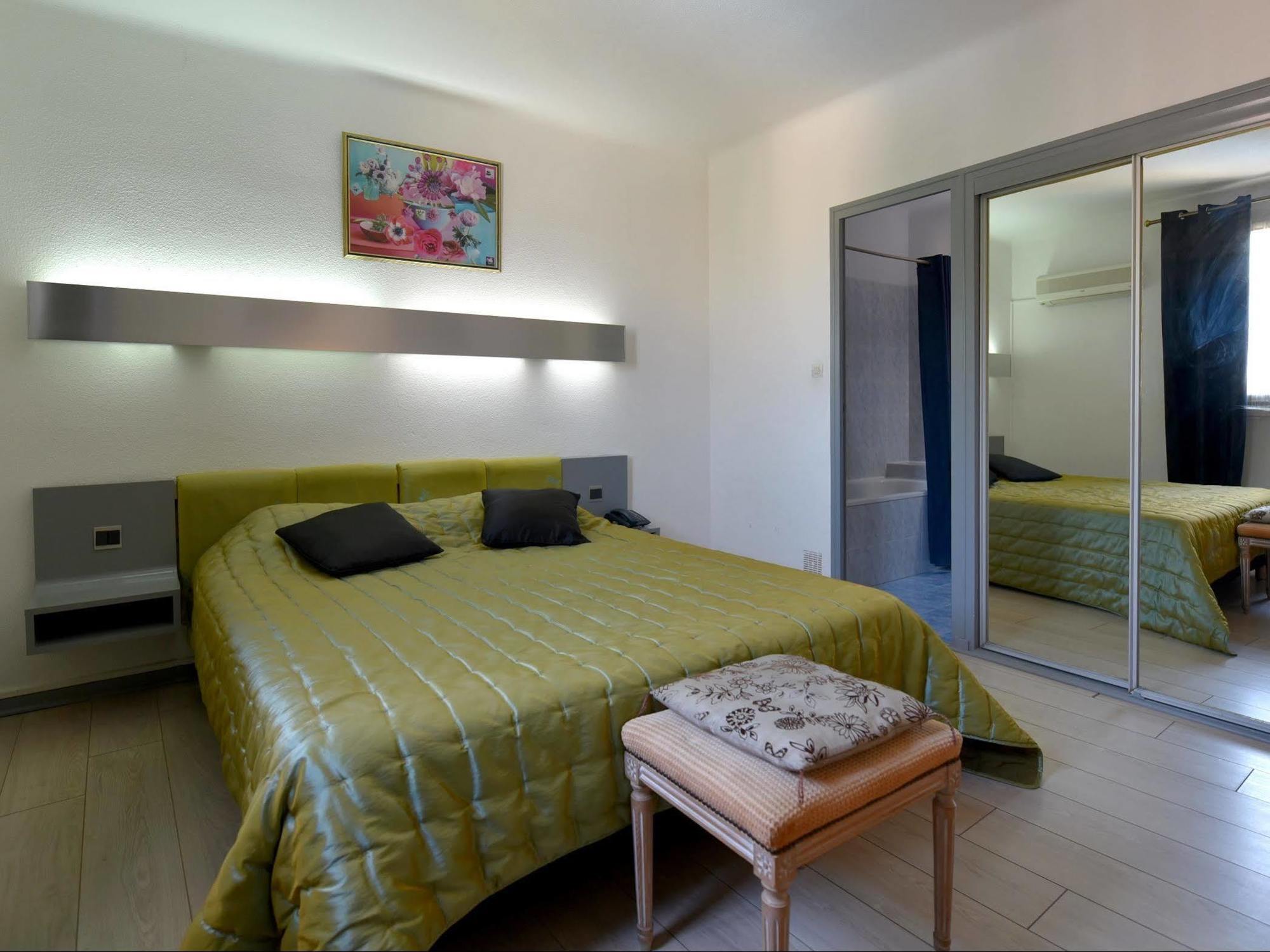 Hotel La Bastide D'Entraigues Buitenkant foto